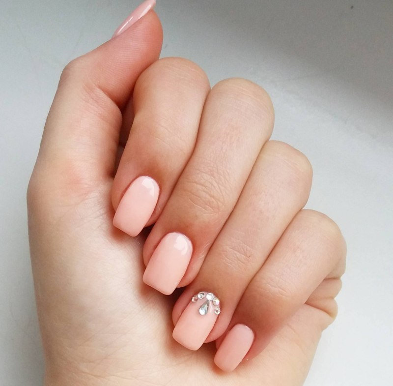 Елена грама ногти