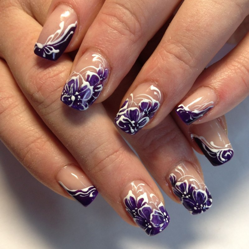 Маникюр французский с рисунком