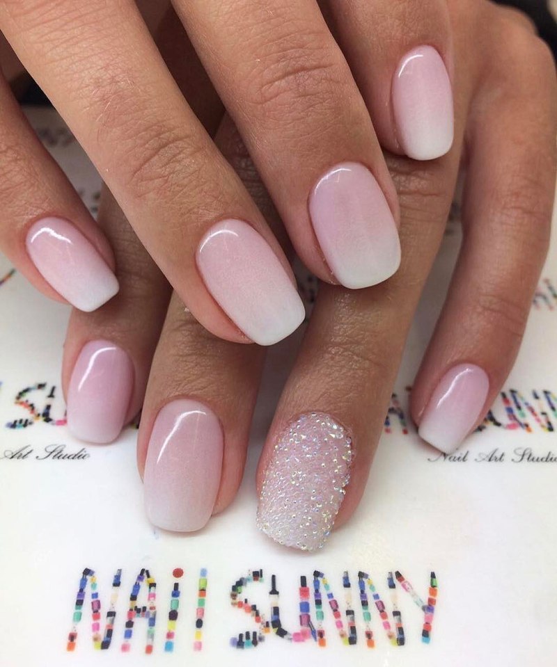 Маникюр омбре градиент нюдовый