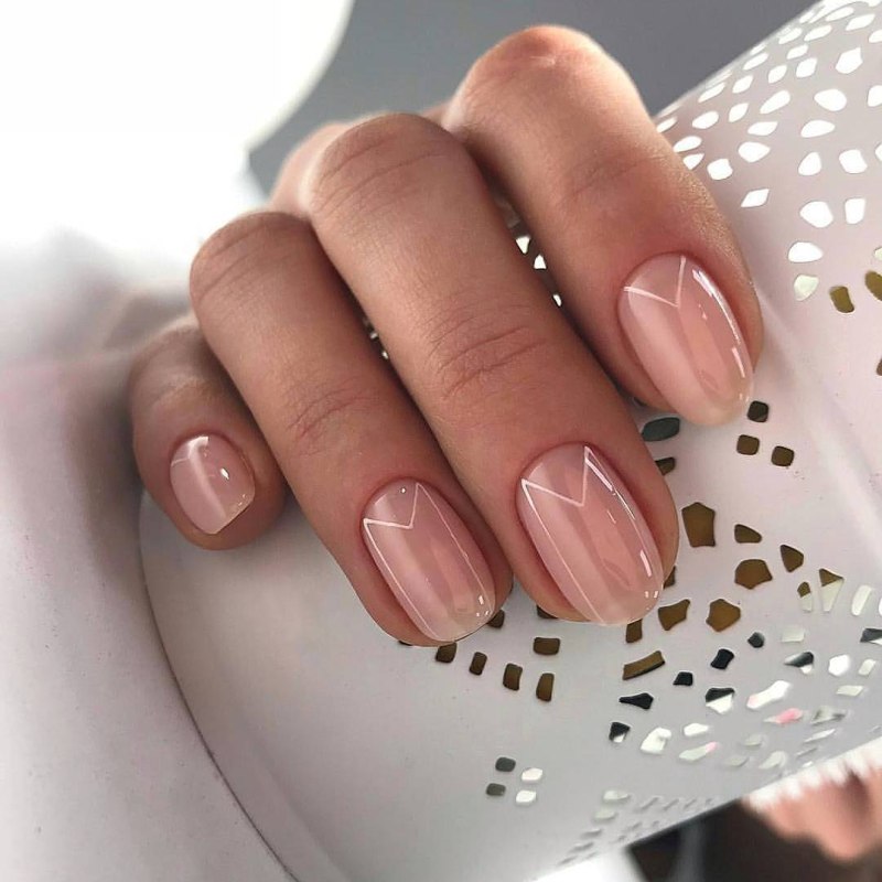 Маникюр лето 2022 нюдовый