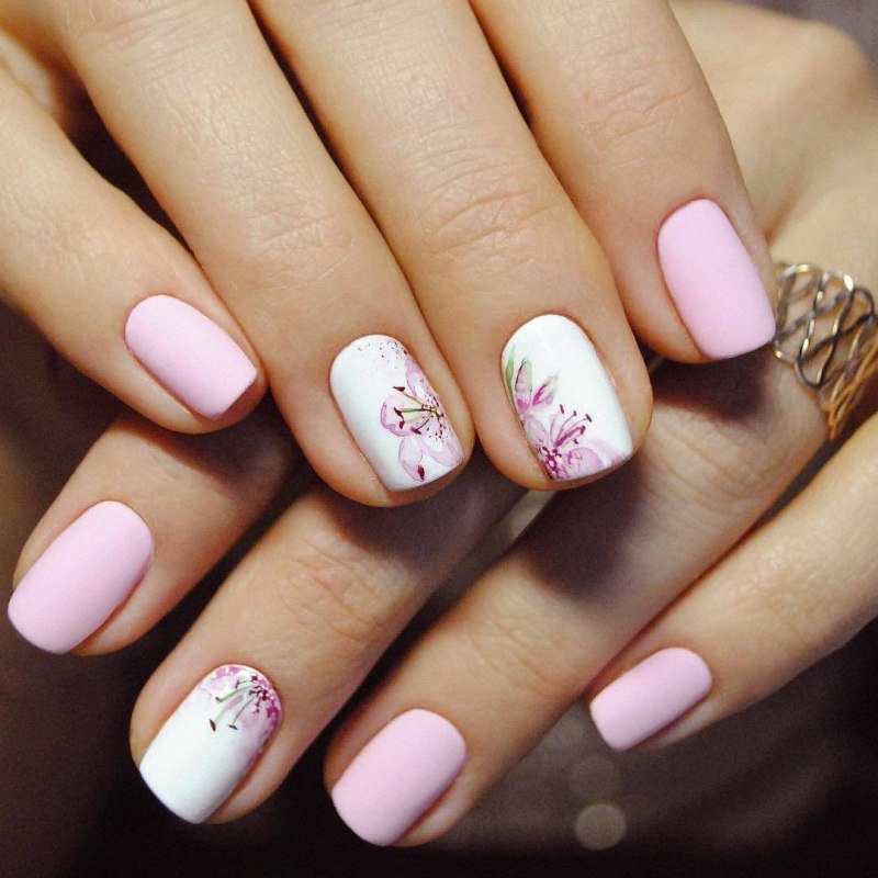 Маникюр летний нежный