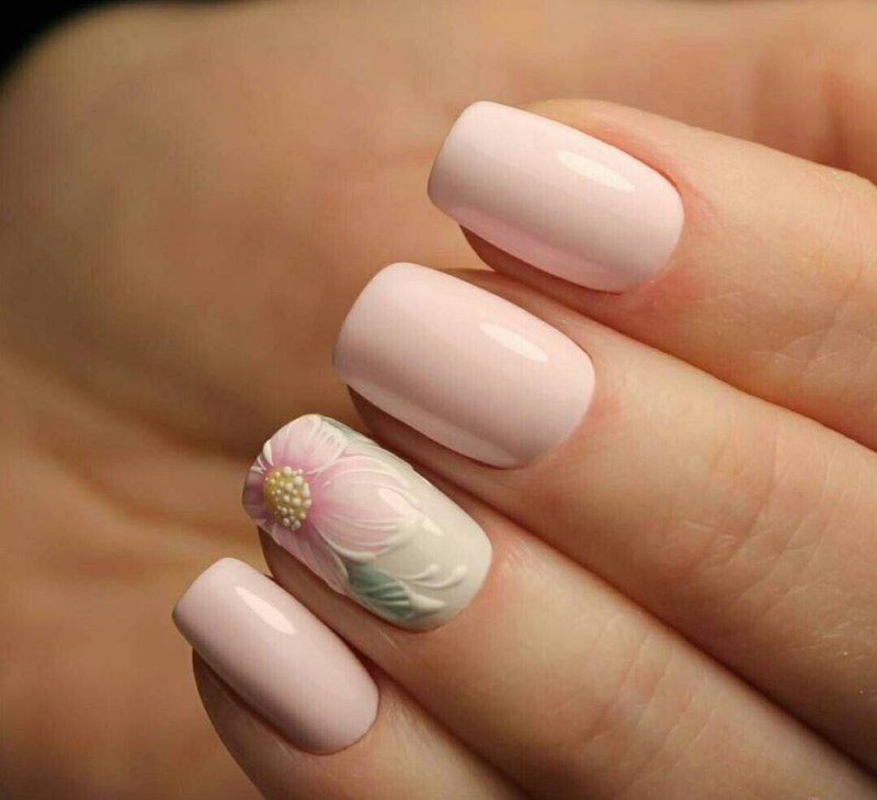 Маникюр в пастельных тонах