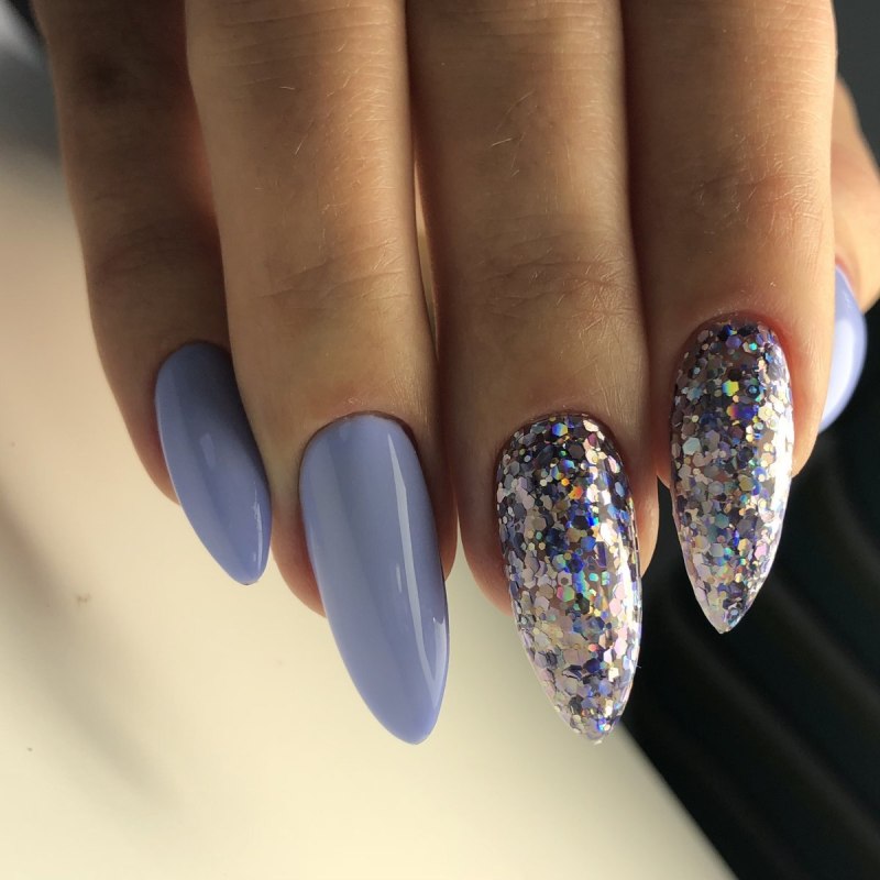 Маникюр с блестками