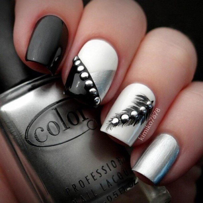 Чёрно-белый маникюр