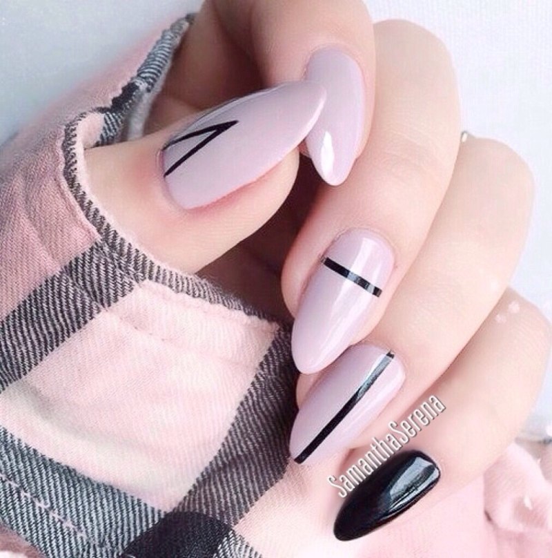 Маникюр на короткие ногти геометрия