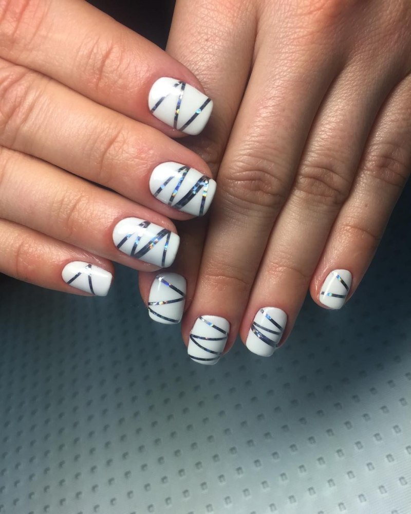 Ногти с полосками