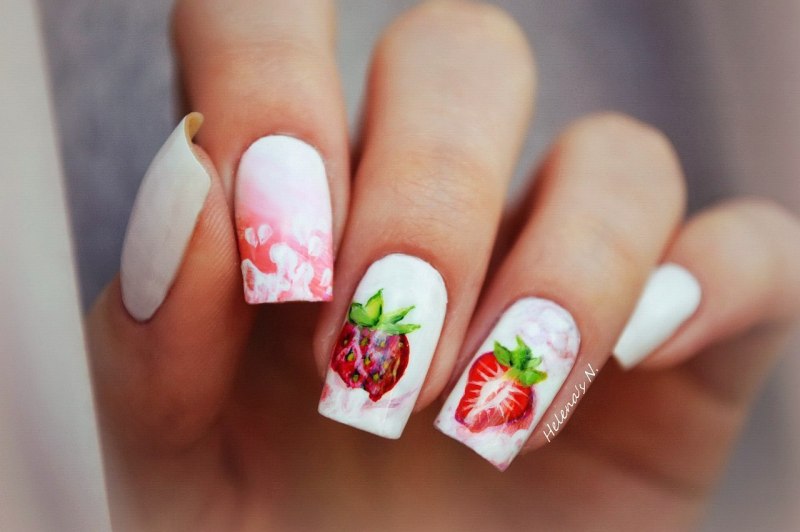Маникюр с фруктами