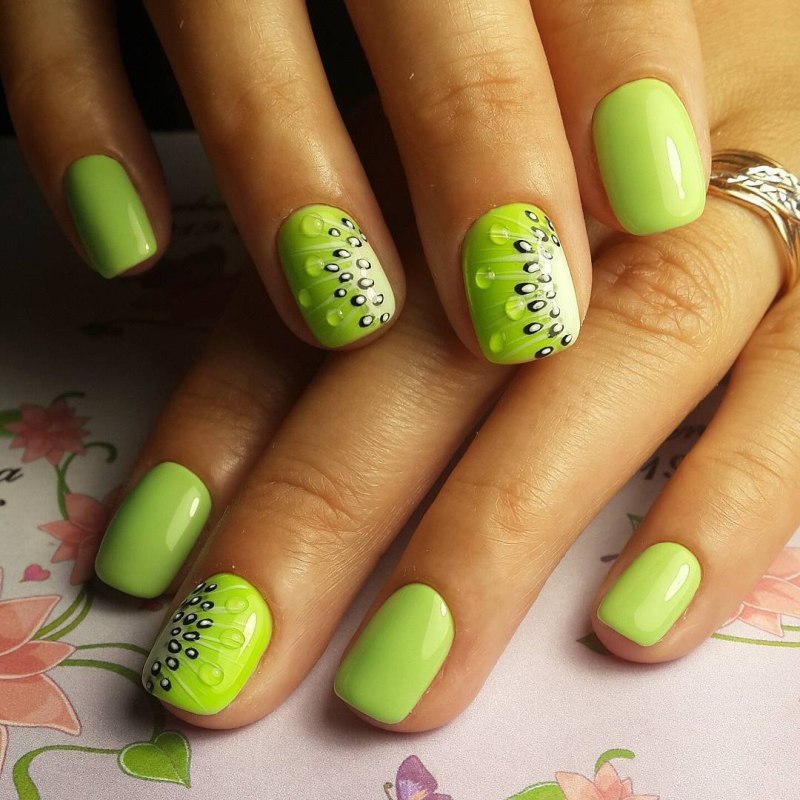 Маникюр с фруктами