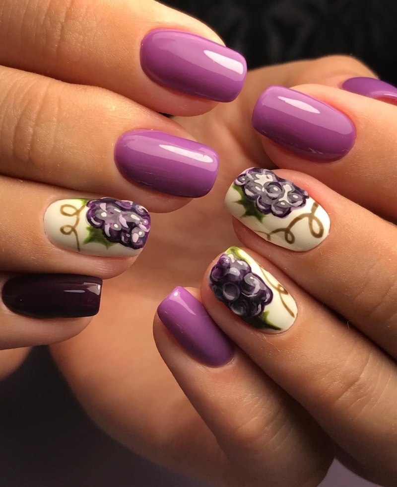 Фрукты на ногтях