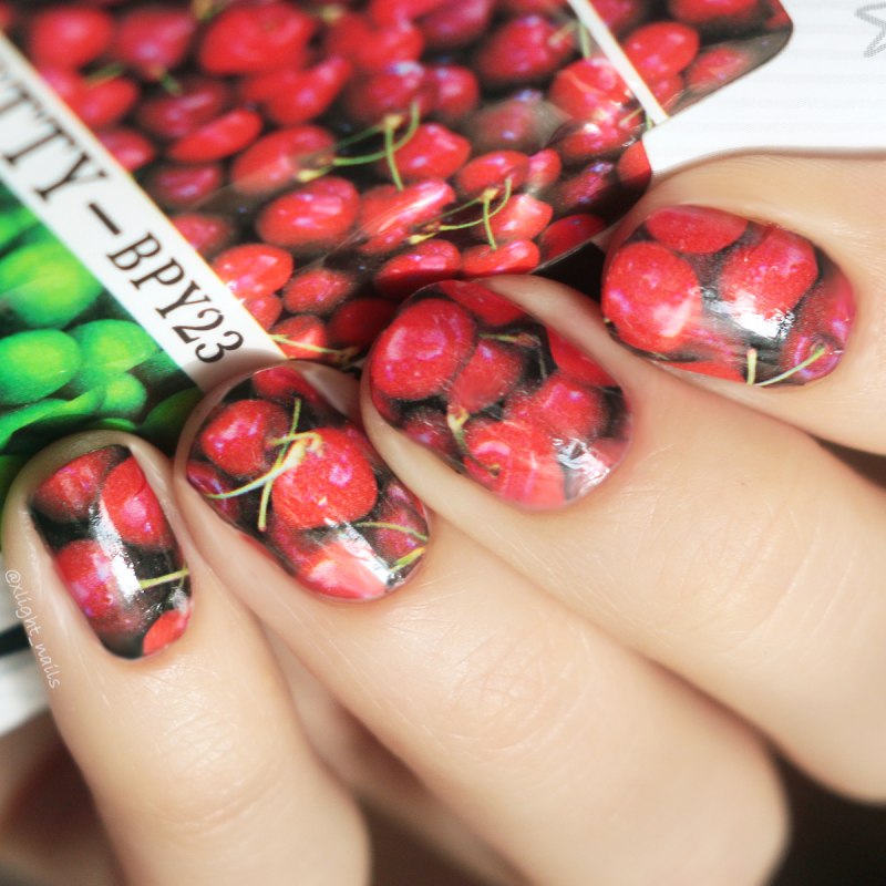 Маникюр с экзотическими фруктами