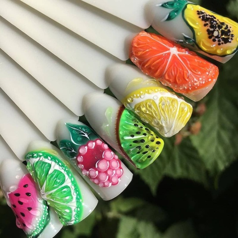 Маникюр с фруктами