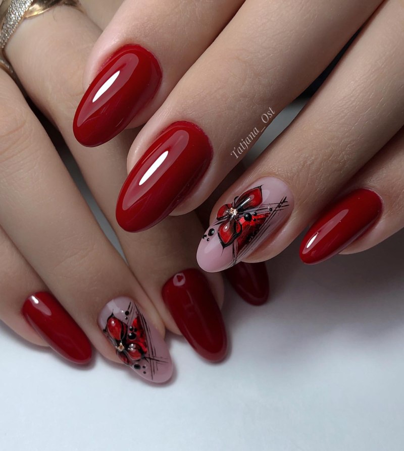 Красные ногти