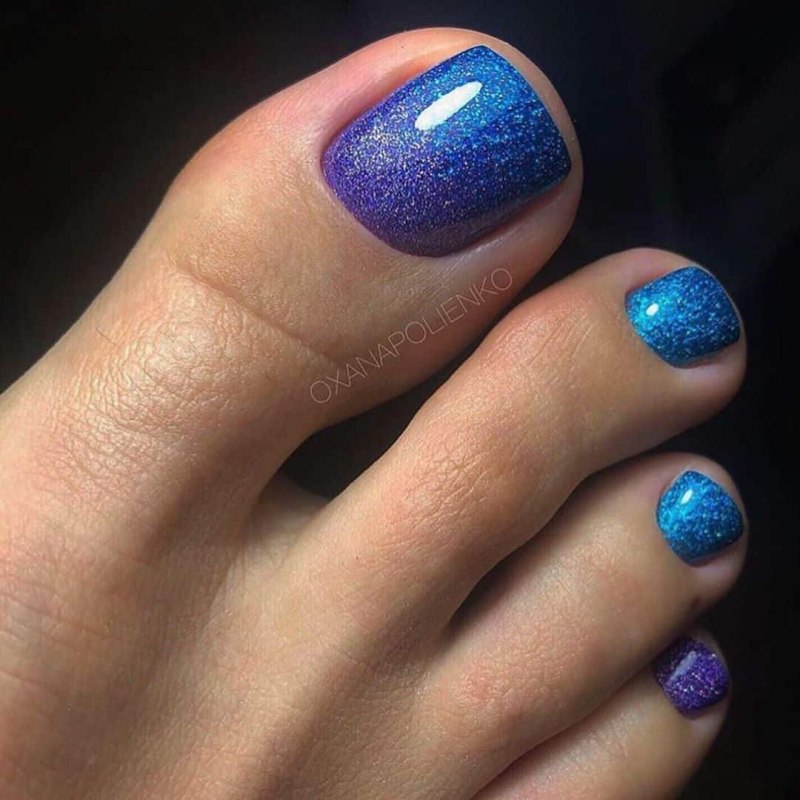 Яркие ногти квадратной формы