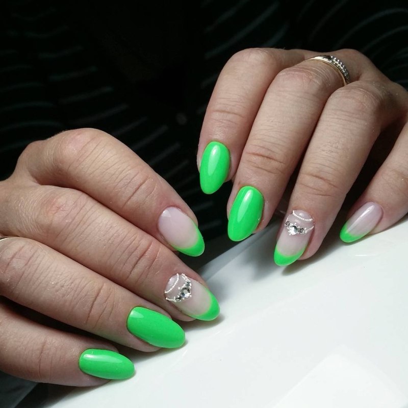 Салатовый френч 2022