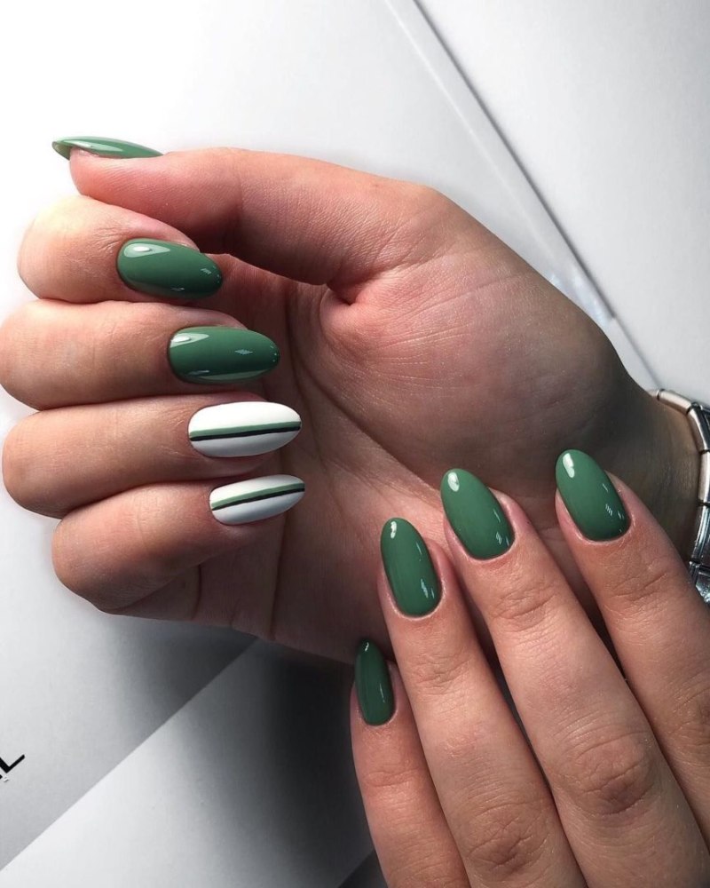 Маникюр зеленый