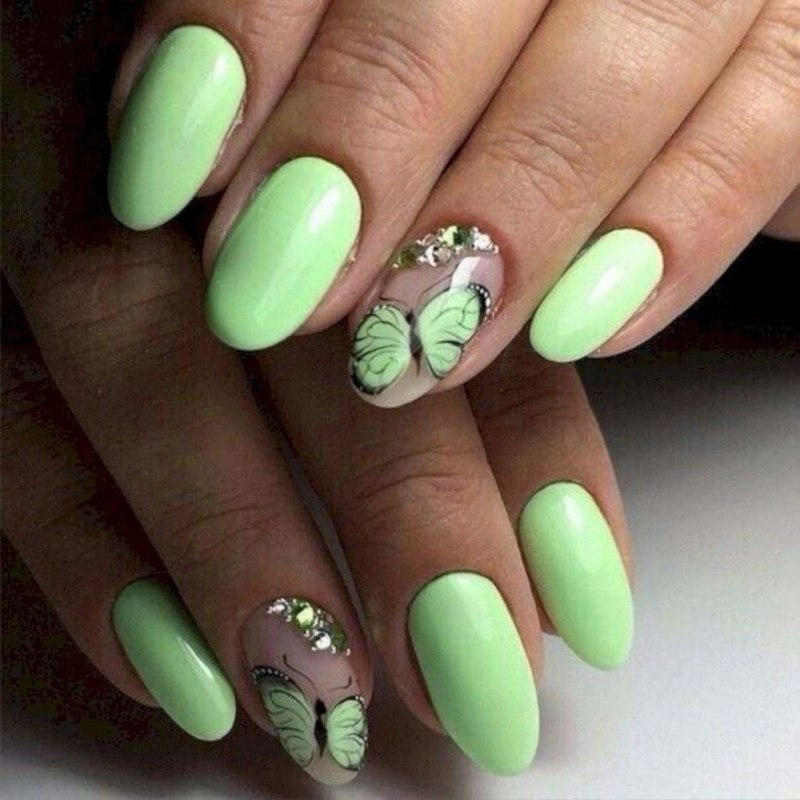 Маникюр в зеленых тонах