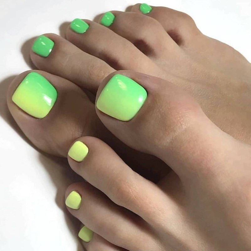 Удлиненный педикюр