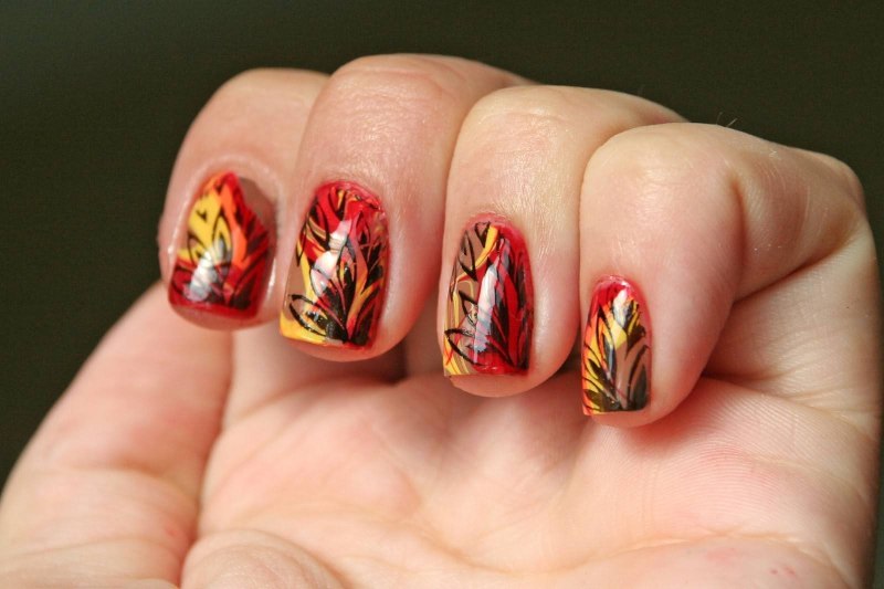 Осенний маникюр на короткие ногти