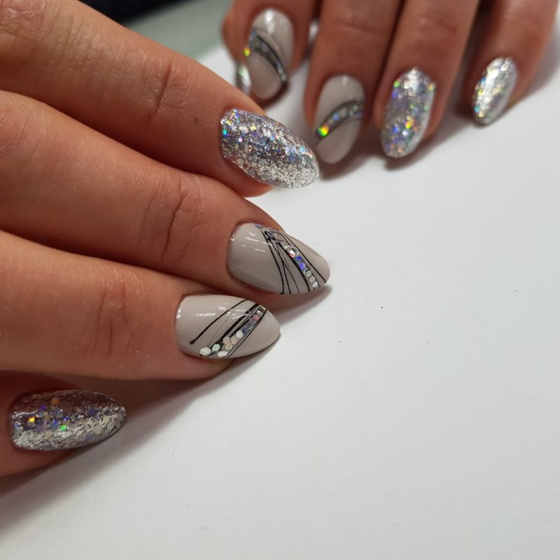 Маникюр с паталь и паутинкой