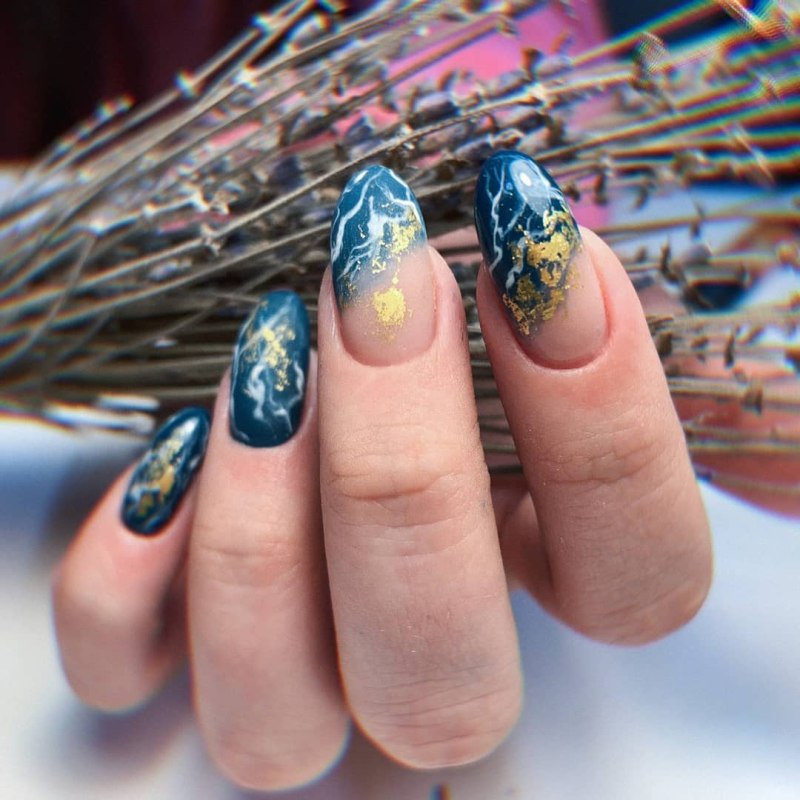 Маникюр с паутинкой