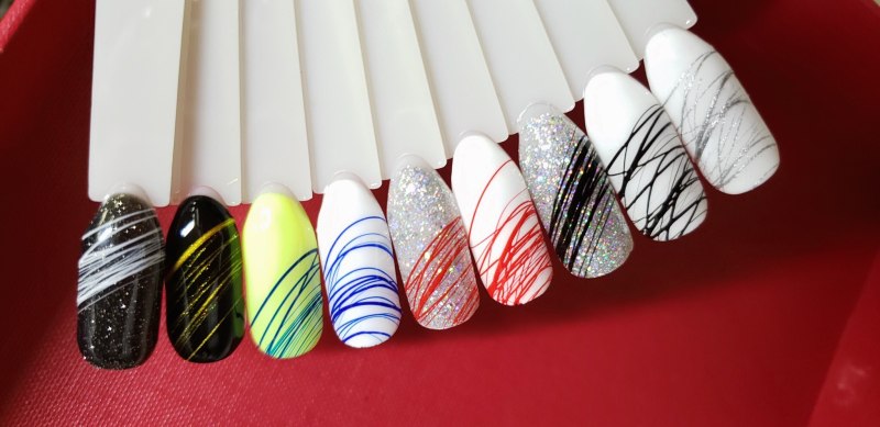 Маникюр с поталью 2020