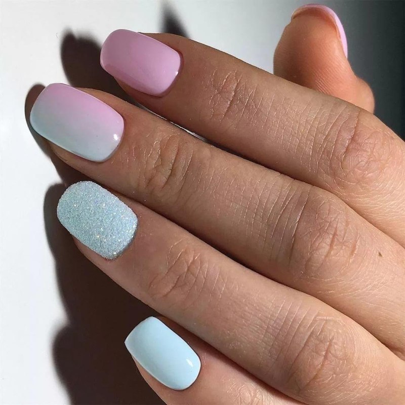 Маникюр в пастельных тонах