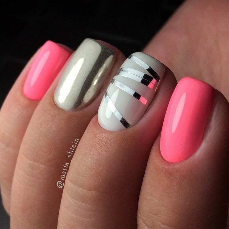 Розовый маникюр