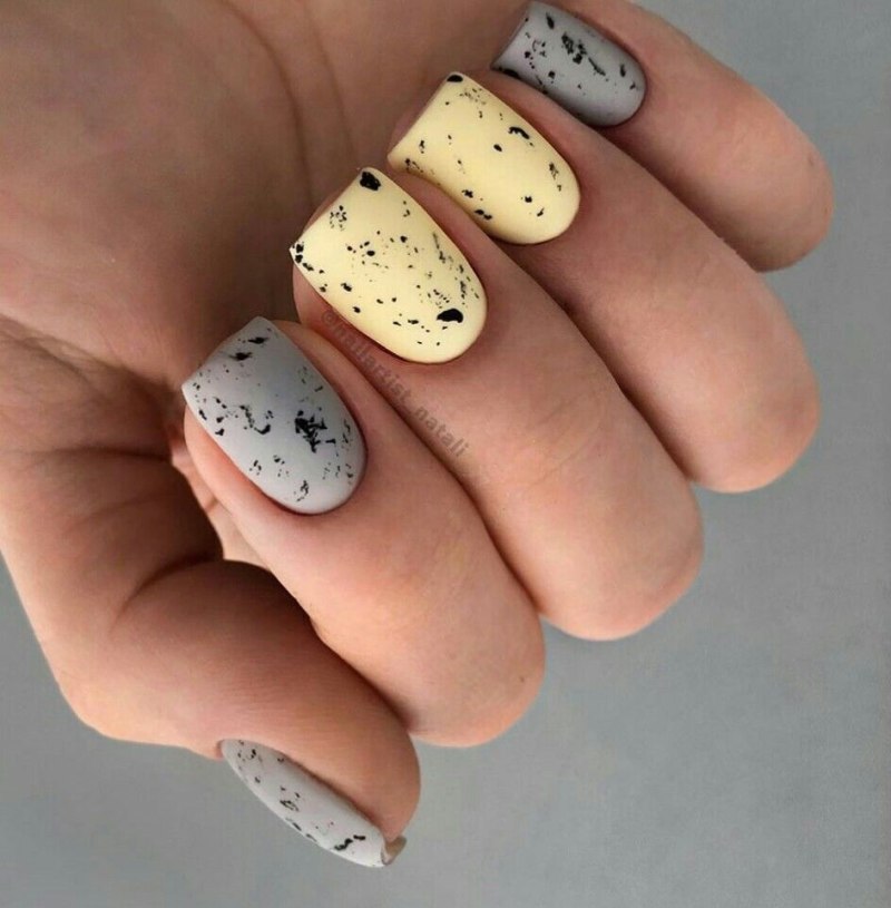 Маникюр лето 2022 перепелиное яйцо