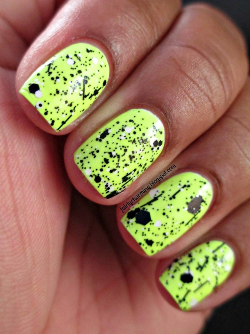 Жёлтый маникюр на миндальные ногти