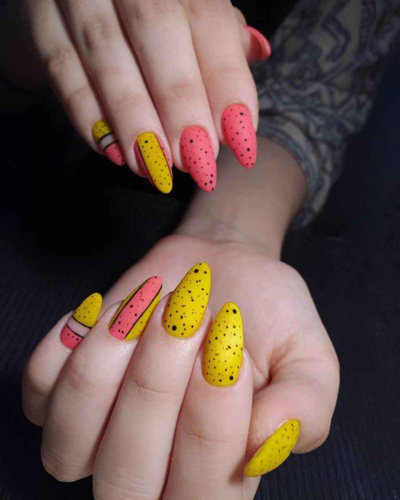 Ногти перепелиное яйцо яркие