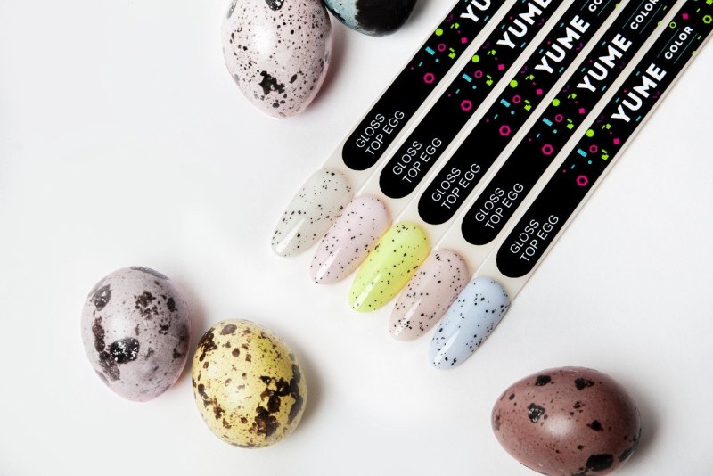 Маникюр в крапинку