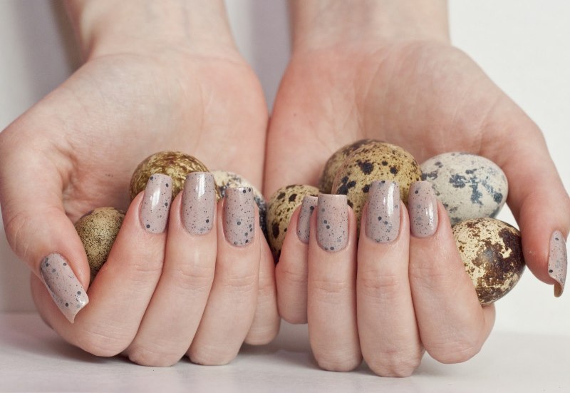 Перепелиный маникюр 2021 на миндаль