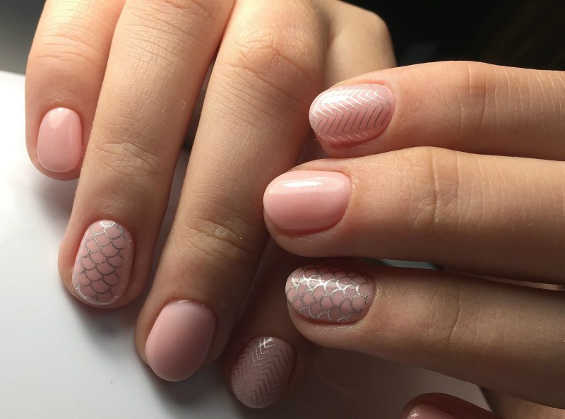 Маникюр на короткие ногти пастельные тона