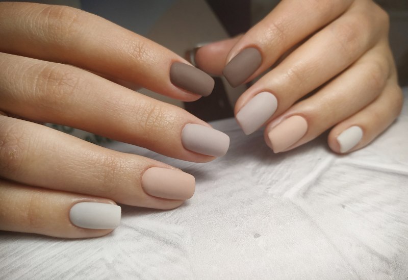 Матовый маникюр п