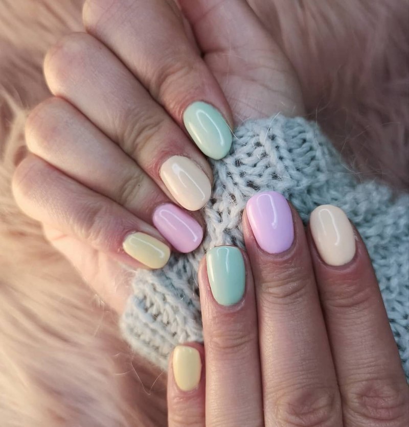 Маникюр в пастельных тонах