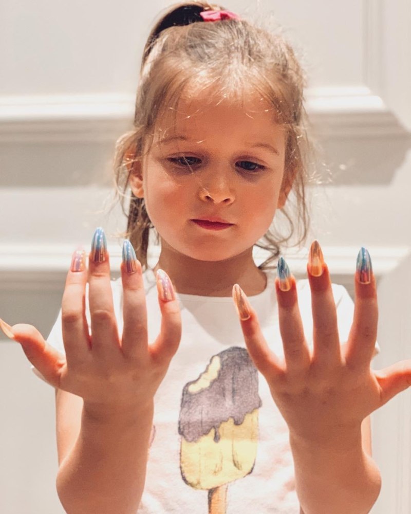 Детский маникюр