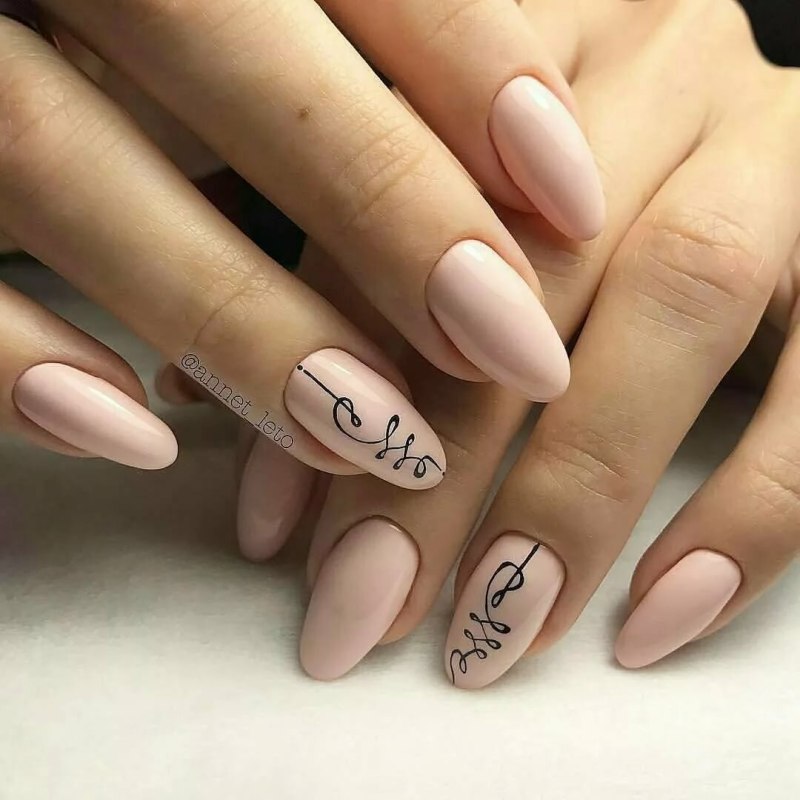 Нежный весенний маникюр