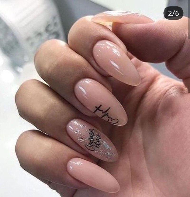 Маникюр на миндалевидные ногти