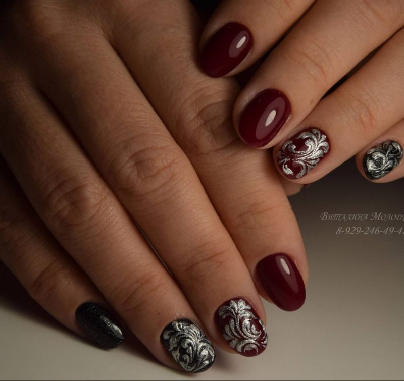 Осенний маникюр бордовый