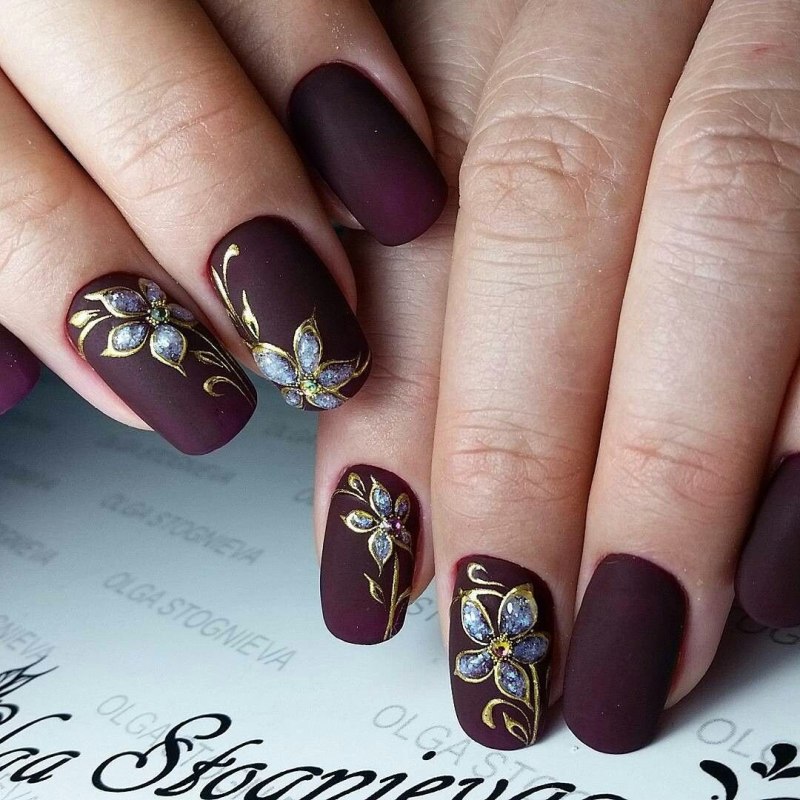 Маникюр с лисой