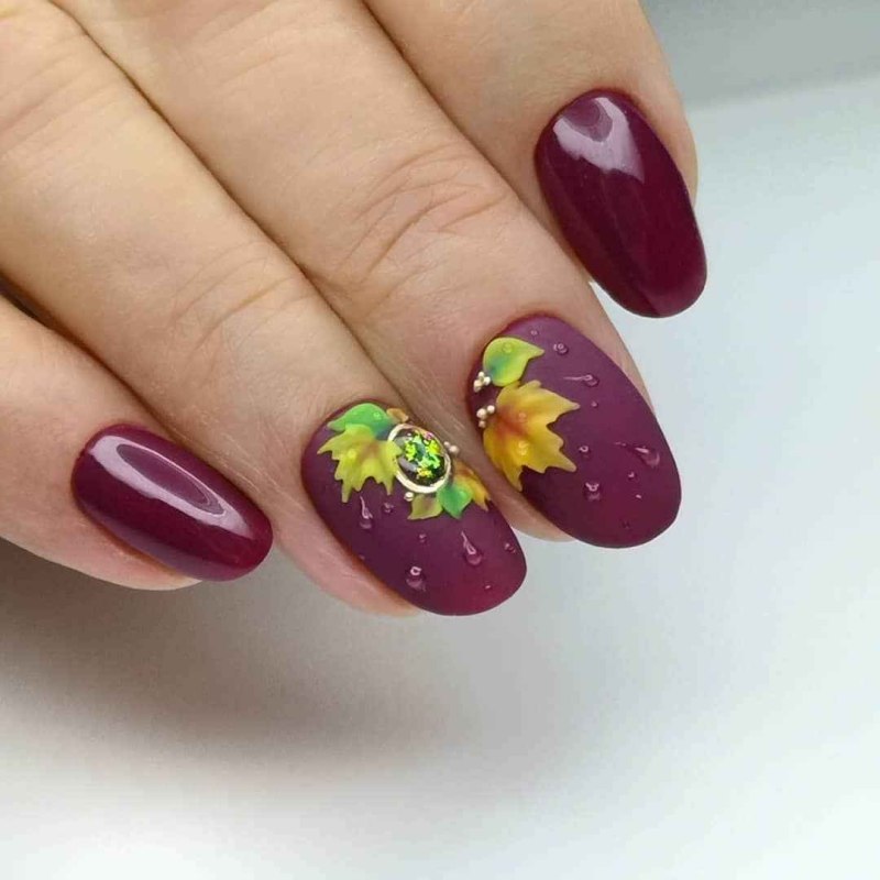 Осенние листочки на ногтях