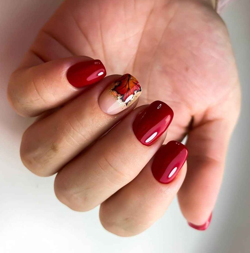 Осенний маникюр бордовый