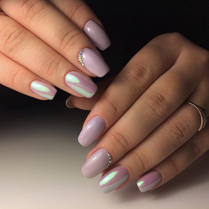 Маникюр светлый френч и втирка