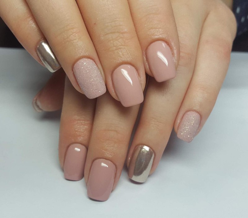 Маникюр в пастельных тонах