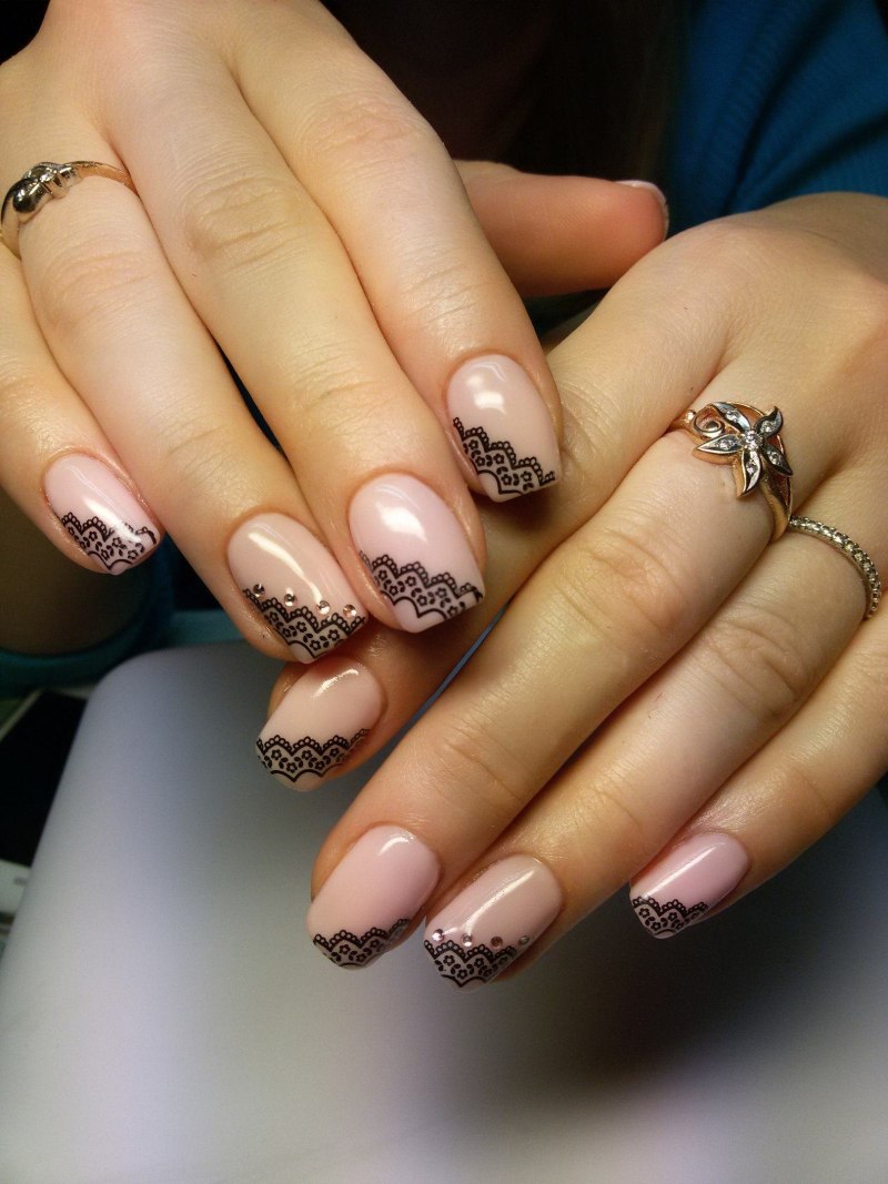 Нежное наращивание ногтей