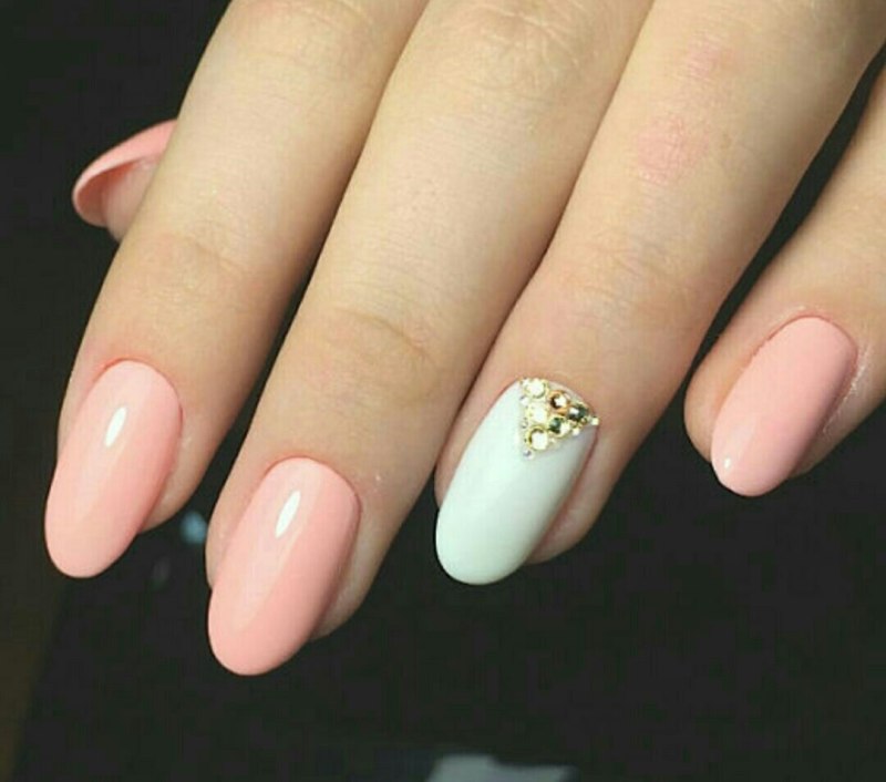 Короткие овальные ногти