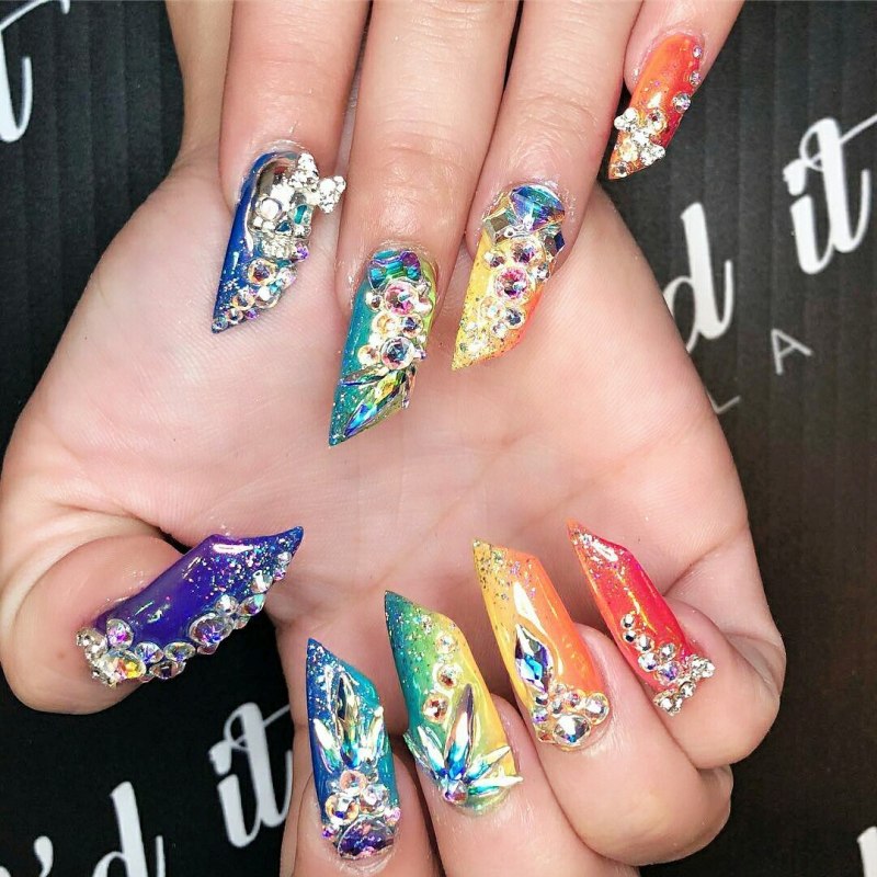 Форма ногтей Липстик