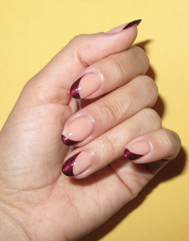 Скошенная форма ногтей