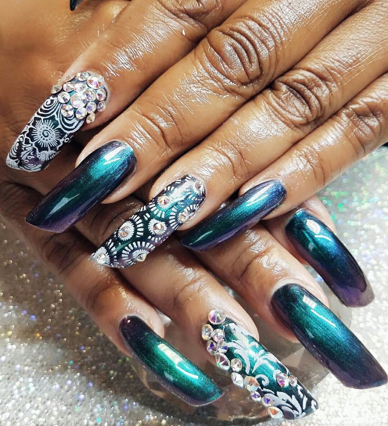 Скошенная форма ногтей