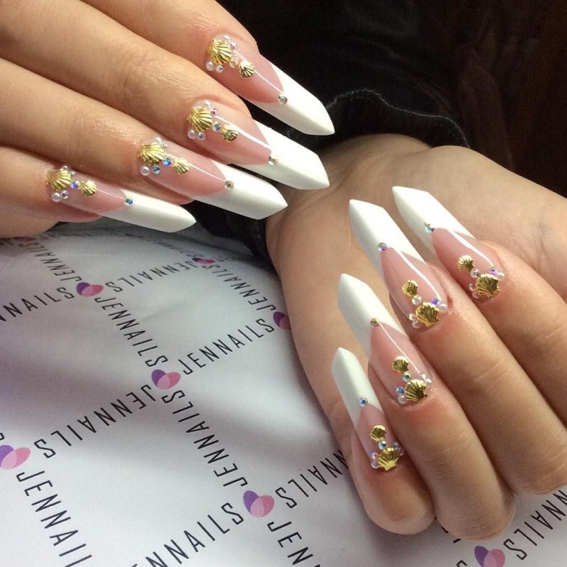 Форма ногтей Липстик